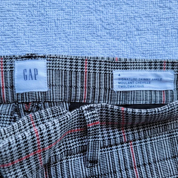 GAP Plaid Trousers Narrow Leg  Straight Leg Black Red Pinstripe Size 4 - Picture 8 of 9